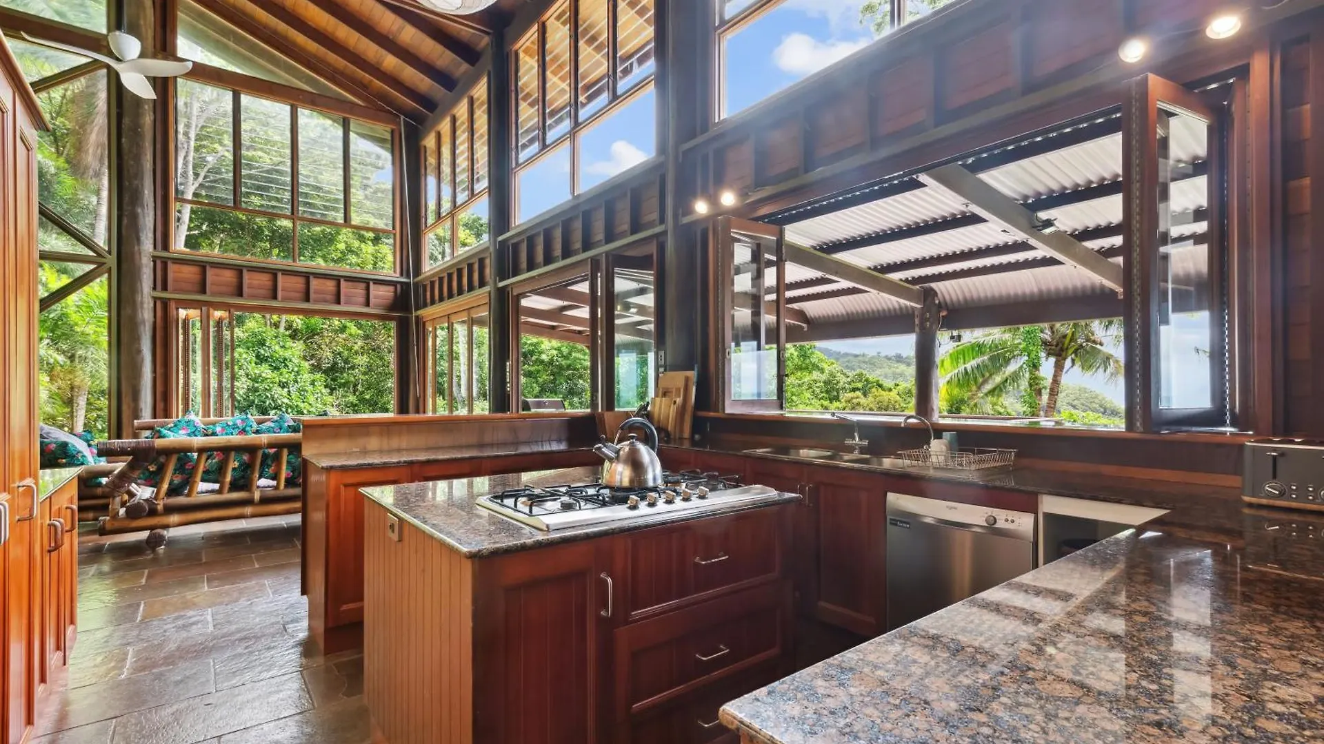 The Barn Daintree Holiday House Cow Bay